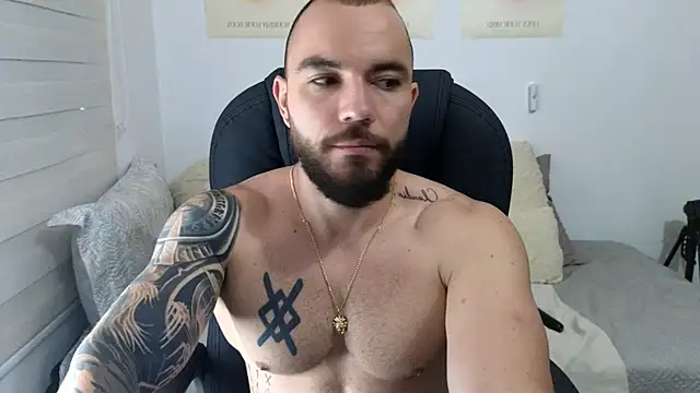 Snapshot of Isaac_Carter chatting on October 1, 2025, 11:25 am Isaac Carter online show from October 1, 2025, 11:25 am