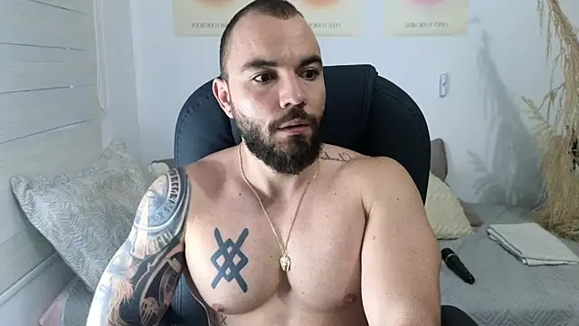 Snapshot of Isaac_Carter chatting on December 1, 2025, 11:33 am Isaac Carter online show from December 1, 2025, 11:33 am