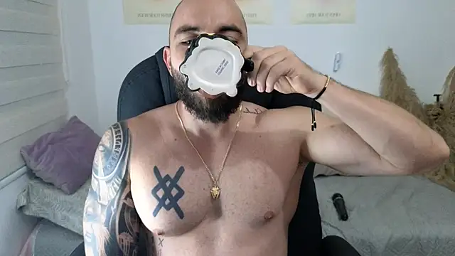 Isaac Carter online show from December 16, 2025, 11:25 am