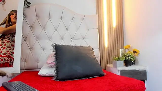 Alexa Bravva online show from September 23, 2025, 4:19 am