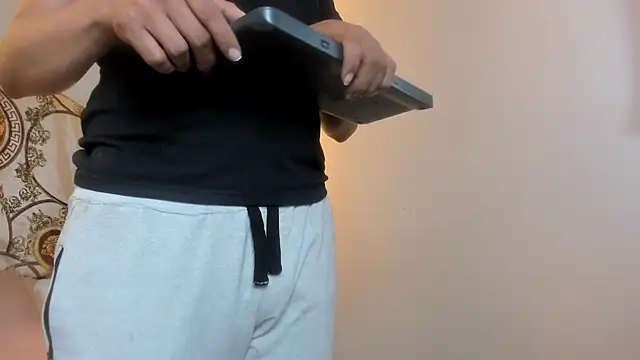 Alexa Bravva online show from April 3, 2026, 3:24 am