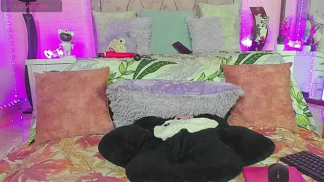 verodaza online show from November 21, 2025, 6:56 am