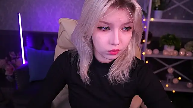 SelenaIris online show from March 18, 2025, 6:39 am