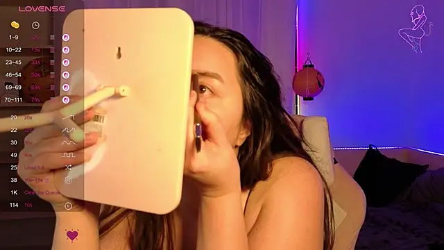 MiraLuccian online show from November 5, 2025, 8:56 pm