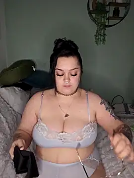 Snapshot of Saucy-Serenity chatting on February 20, 2026, 7:49 pm Saucy-Serenity online show from February 20, 2026, 7:49 pm