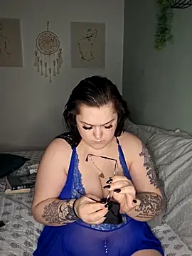 Saucy-Serenity online show from April 5, 2026, 8:04 pm