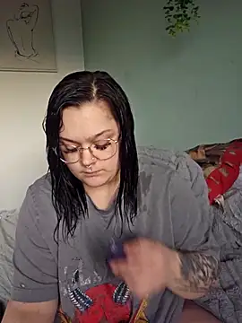 Snapshot of Saucy-Serenity chatting on April 26, 2026, 6:27 pm Saucy-Serenity online show from April 26, 2026, 6:27 pm