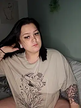 Snapshot of Saucy-Serenity chatting on April 29, 2026, 8:26 pm Saucy-Serenity online show from April 29, 2026, 8:26 pm
