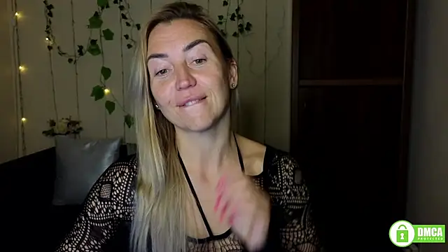 Kiss julli88I online show from September 28, 2025, 5:31 pm