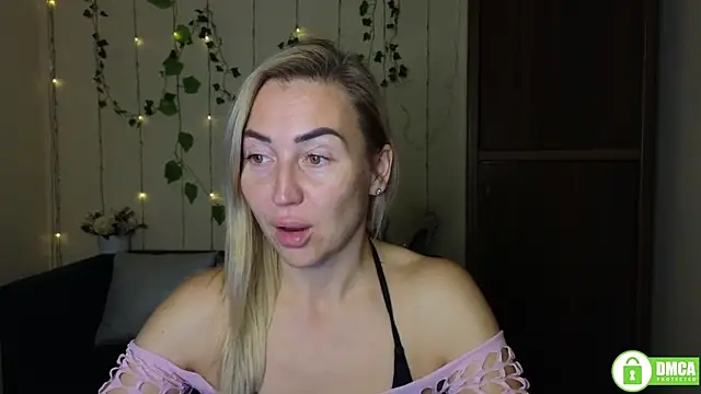 Kiss julli88I online show from October 23, 2025, 5:33 pm