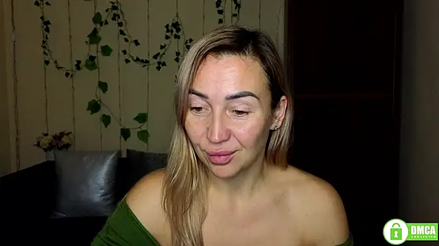 Kiss julli88I online show from December 2, 2025, 6:31 pm