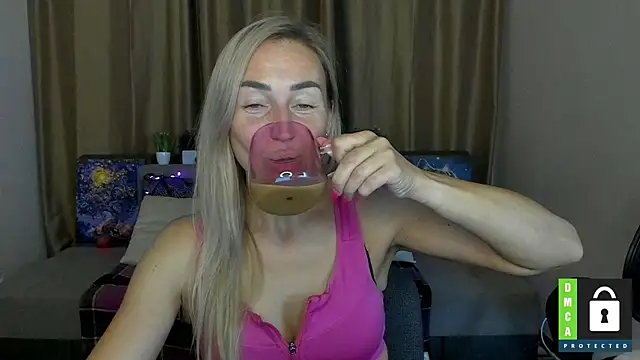 Kiss julli88I online show from September 30, 2025, 5:30 pm