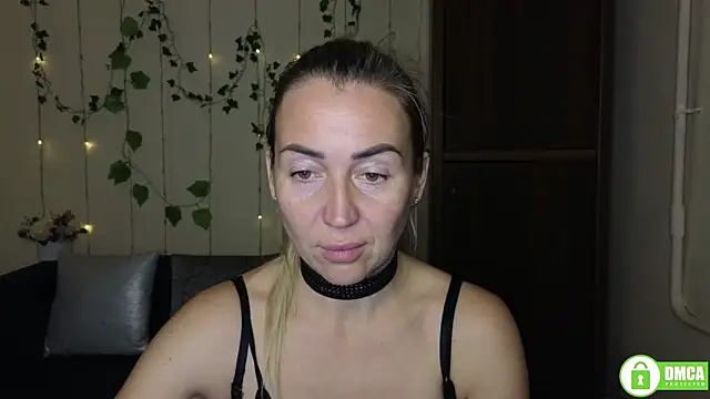 Kiss julli88I online show from November 3, 2025, 6:33 pm