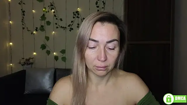 Kiss julli88I online show from November 24, 2025, 6:30 pm