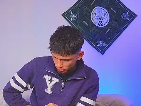 samevansx  online show from November 18, 2025, 7:28 pm