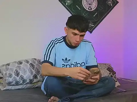 samevansx  online show from October 9, 2025, 1:33 pm