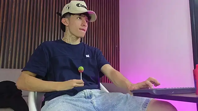 troy rouge online show from September 11, 2025, 8:53 pm