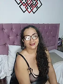 AlessandraLeroy online show from November 6, 2025, 2:26 am