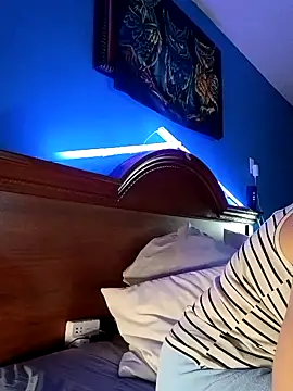 KITTYBOOBOOFUXX online show from November 3, 2025, 6:29 am