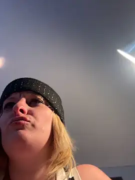 KITTYBOOBOOFUXX online show from April 8, 2026, 4:36 am