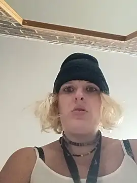 KITTYBOOBOOFUXX online show from October 25, 2025, 1:49 am