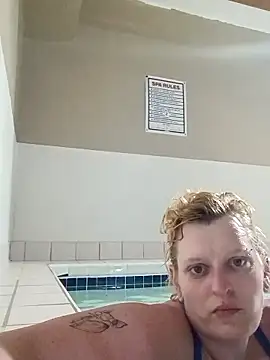 KITTYBOOBOOFUXX online show from April 18, 2026, 1:19 am