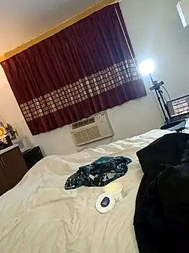 KITTYBOOBOOFUXX online show from October 27, 2025, 1:39 am