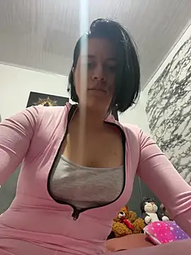 Snapshot of victoriacooper21 chatting on February 17, 2026, 10:18 pm victoriacooper21 online show from February 17, 2026, 10:18 pm