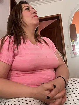 Luna-nevada online show from April 15, 2026, 7:18 pm