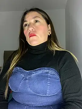 Snapshot of Luna-nevada chatting on July 14, 2026, 2:05 am Luna-nevada online show from July 14, 2026, 2:05 am