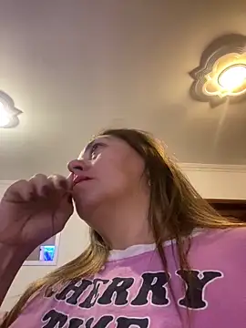 Luna-nevada online show from February 5, 2026, 2:51 am