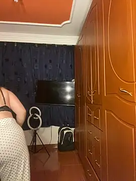 Luna-nevada online show from March 31, 2026, 11:40 pm