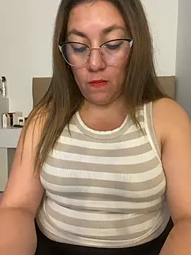 Snapshot of Luna-nevada chatting on July 3, 2026, 4:46 pm Luna-nevada online show from July 3, 2026, 4:46 pm