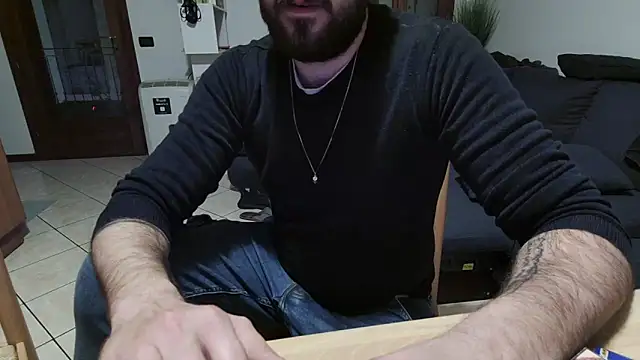 maialinofriuli online show from October 1, 2025, 10:35 pm