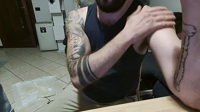 maialinofriuli online show from September 21, 2025, 10:59 pm