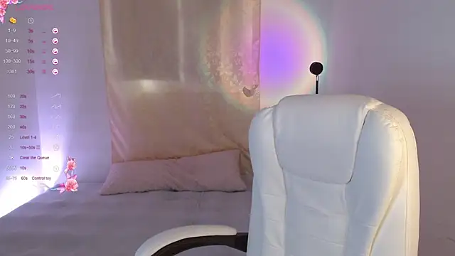 KARINA FLOWER  online show from March 17, 2025, 12:04 pm