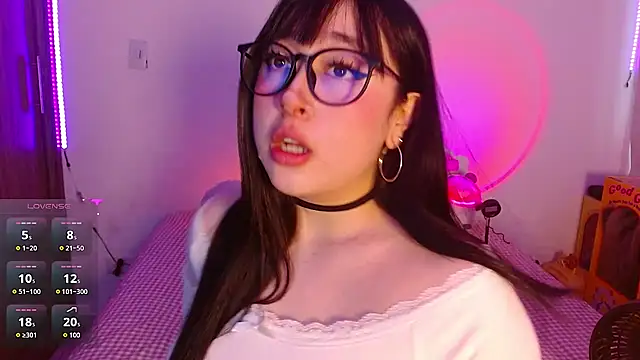 Oliviargf online show from February 13, 2026, 12:05 pm