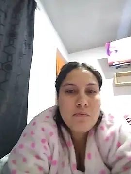 esmeralda jadees online show from May 31, 2026, 6:09 pm