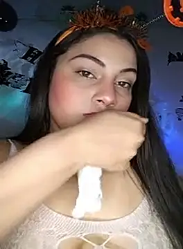 esmeralda jadees online show from October 9, 2025, 7:14 pm