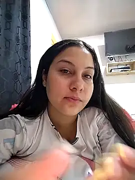 esmeralda jadees online show from May 7, 2026, 1:14 pm