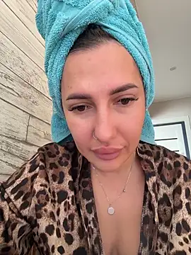 AleksandraRich online show from May 15, 2026, 1:58 am