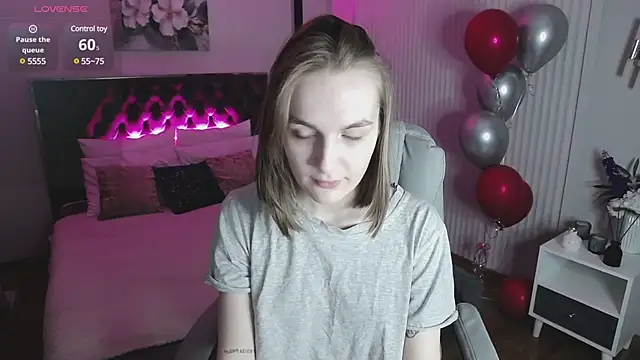  Vikky Moon  online show from March 9, 2025, 1:14 am