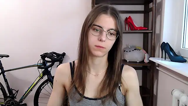 love megi online show from December 21, 2025, 7:32 am