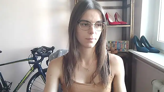 Snapshot of love_megi chatting on May 9, 2026, 6:17 am love megi online show from May 9, 2026, 6:17 am