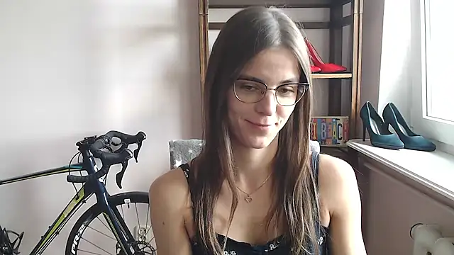 Snapshot of love_megi chatting on May 19, 2026, 1:29 pm love megi online show from May 19, 2026, 1:29 pm