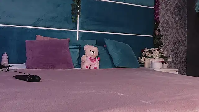 SunnyGlow online show from October 9, 2025, 4:46 am