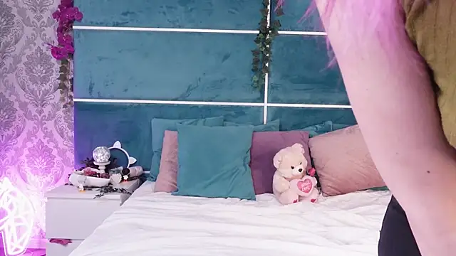 SunnyGlow online show from September 29, 2025, 12:00 pm