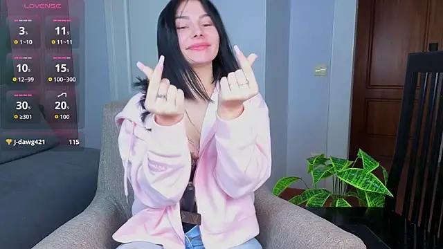 Snapshot of Charlotte_Woods chatting on November 29, 2025, 4:23 am Charlotte Woods online show from November 29, 2025, 4:23 am