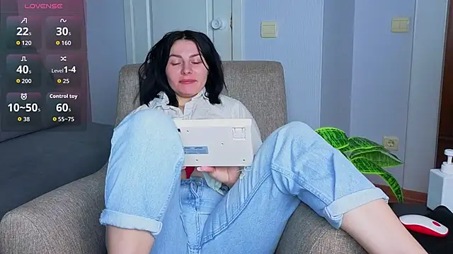 Snapshot of Charlotte_Woods chatting on November 22, 2025, 4:22 am Charlotte Woods online show from November 22, 2025, 4:22 am