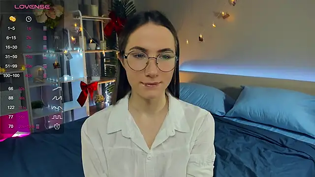 Kira mindnes online show from March 21, 2025, 7:13 pm